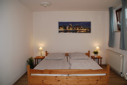 Schlafzimmer 1 im Souterrain