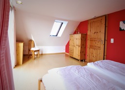 Schlafzimmer 1